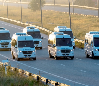 Mini Bus (18–22 seats)