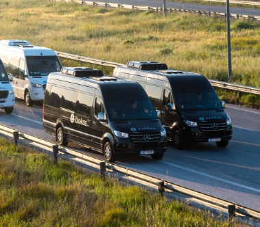 Mini Van (6–8 seats)